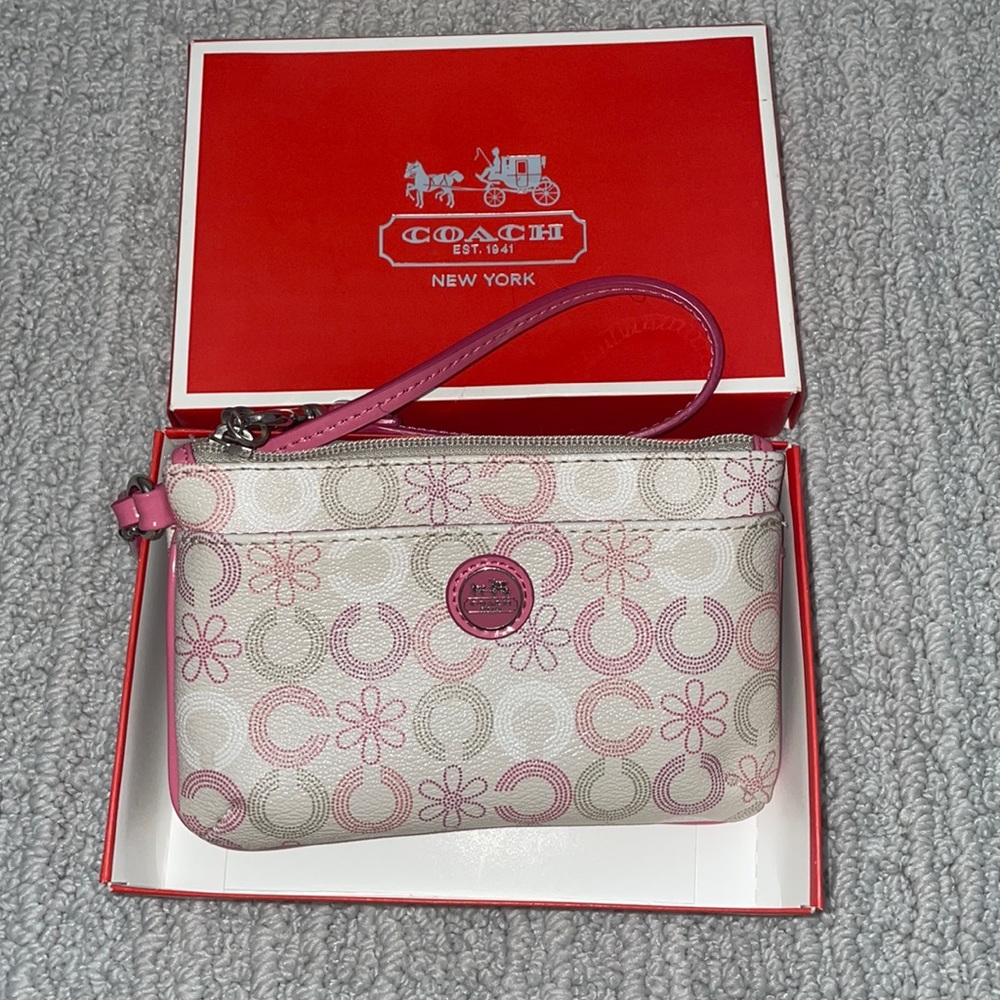 Coach small wristlet. Super cute!